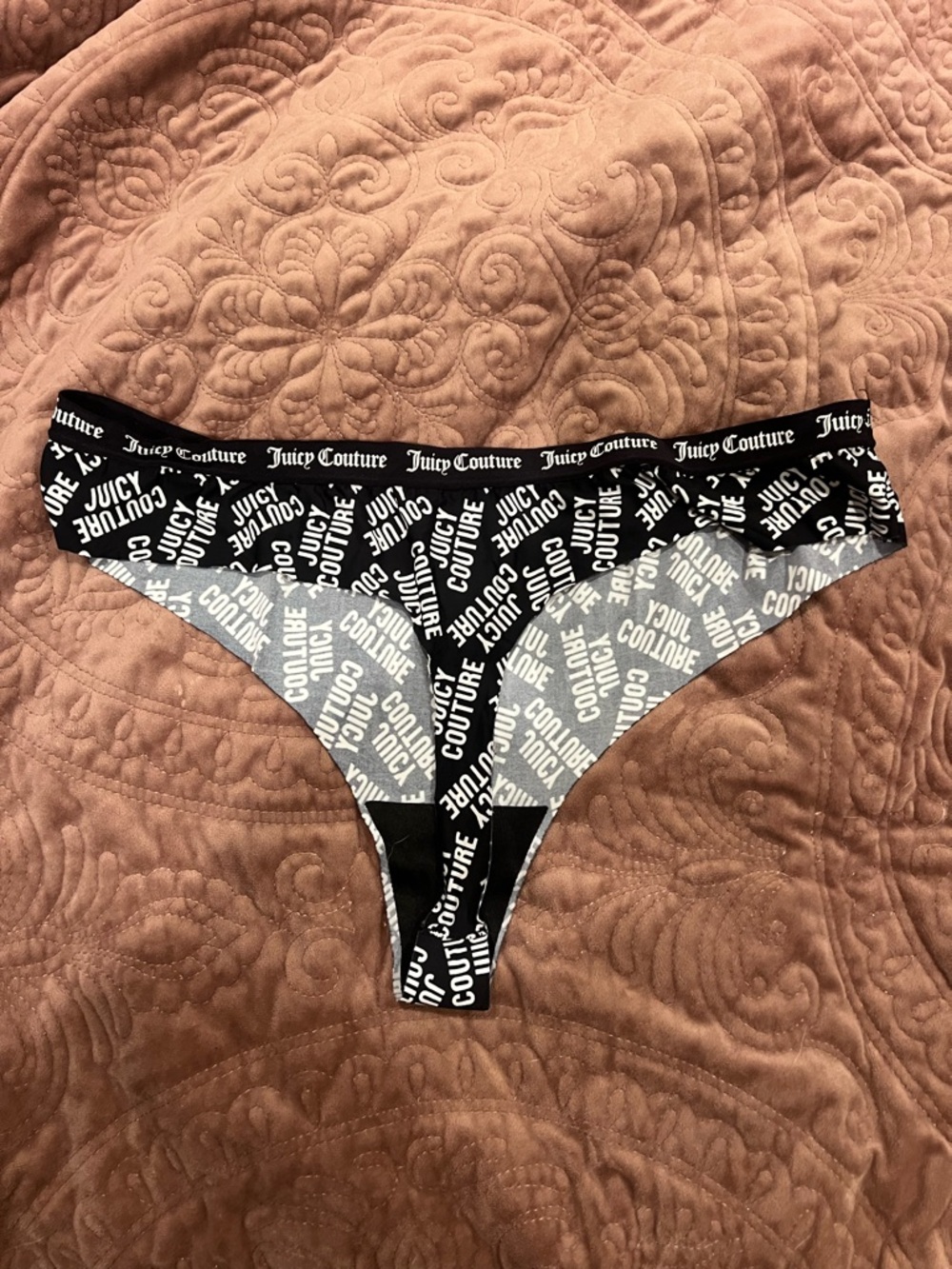 Juicy Couture Black & White Logo-Print Girls' Thong Bottoms - Picture 2 of 3